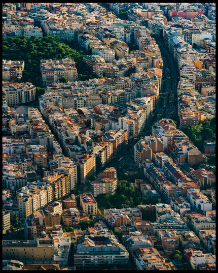 Leinwandbild von einer langen Straße die durch die Innenstadt von Barcelona führt.