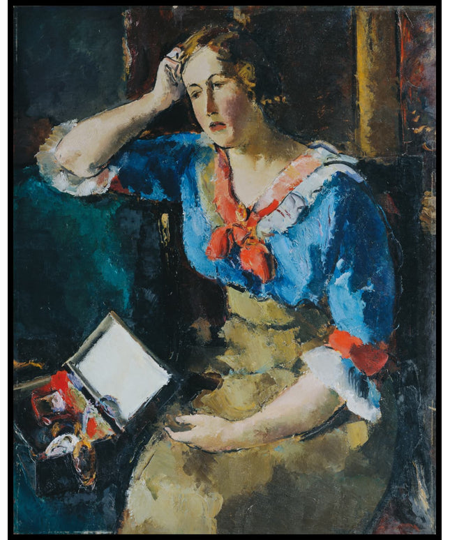 Sitzende Dame in blauer Bluse