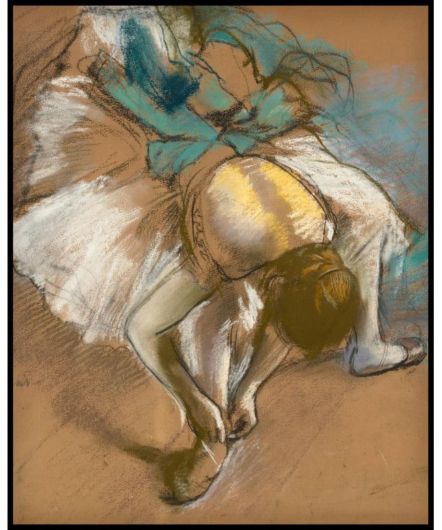 Danseuse attachant son chausson