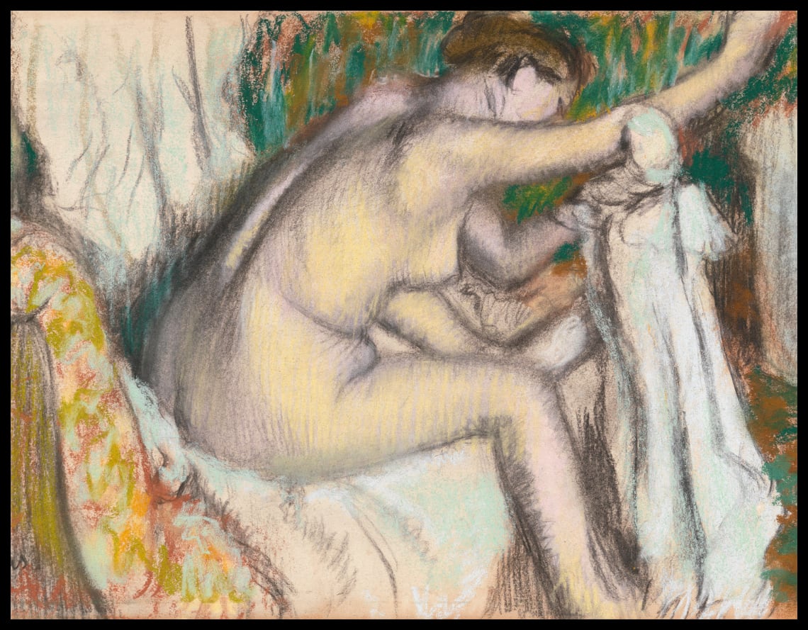 Femme séchant son bras