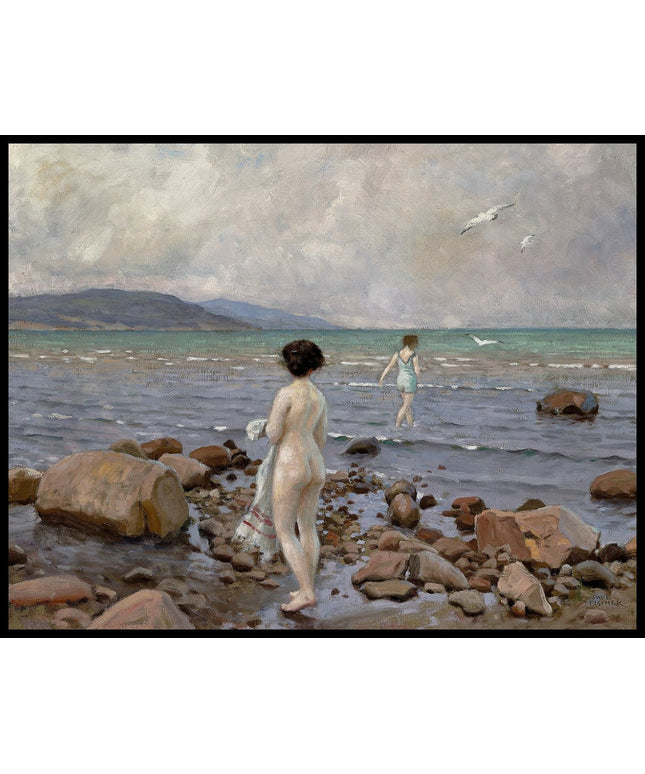 To badepiger på en stenet strand