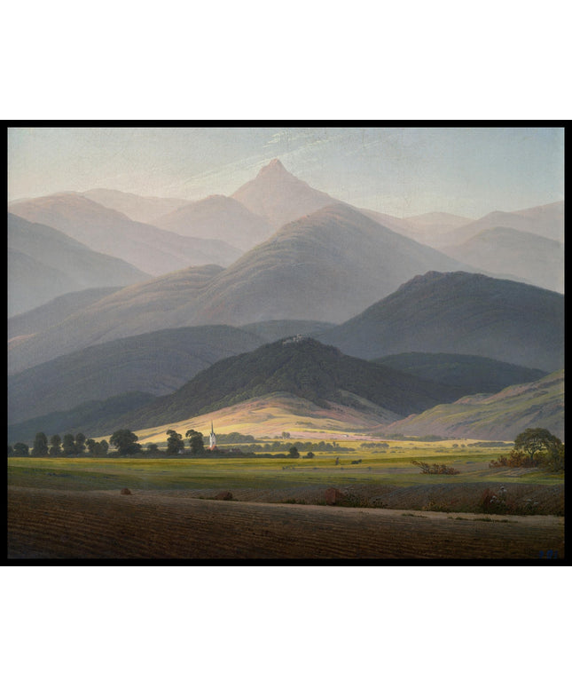 Ein Kunstdruck von einer weitläufigen Berglandschaft mit vielen Äckern und Wiesen im Vordergrund und zahlreichen bewaldeten Bergen im Hintergrund