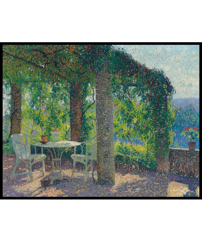 Pergola à l'angle sud du Manoir de Marquayrol dans la lumière d'un matin d'été