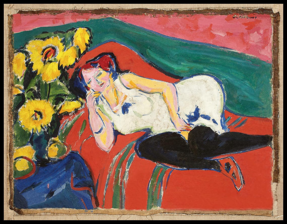 Femme au repos en chemise blanche