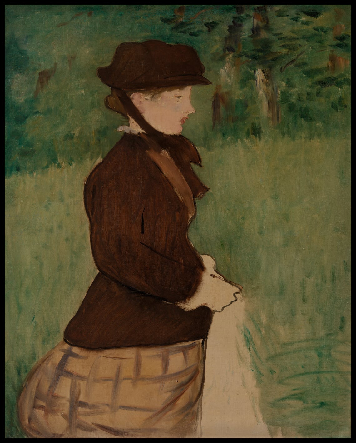 Jeune femme dans le jardin