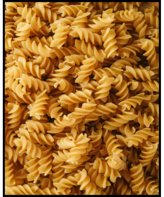 Ein Poster von vielen Fusilli Nudeln.
