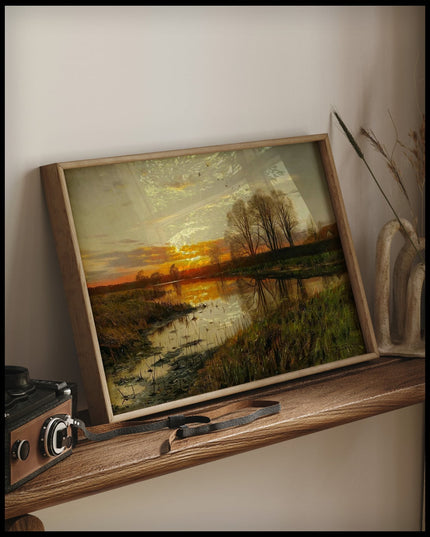 Sonnenuntergang über einem Wasserlauf