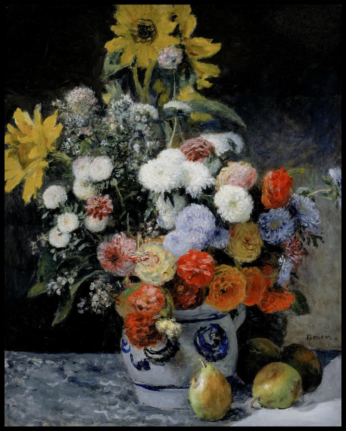 Fleurs mixtes dans un pot en terre cuite