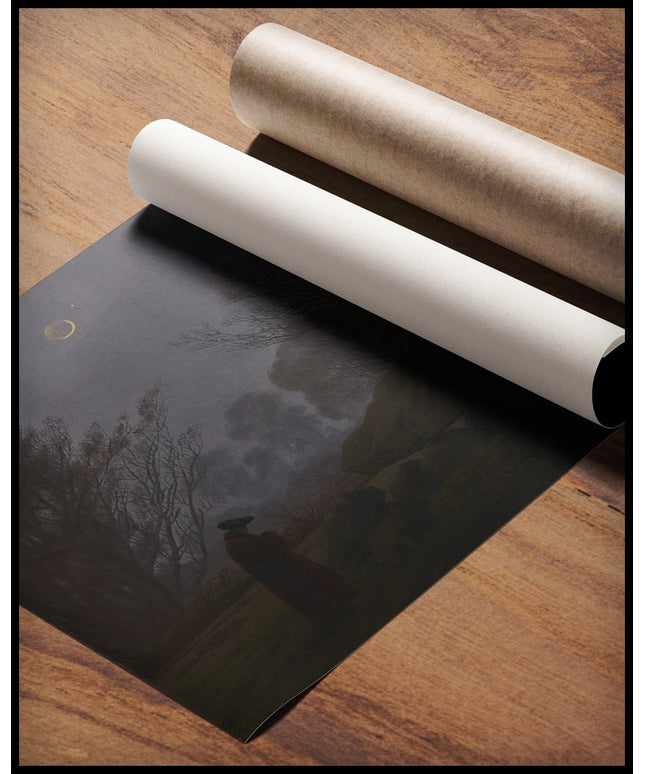 Ein Kunstdruck von einem Spaziergänger in der Abenddämmerung, gerollt auf einer Holzoberfläche liegend