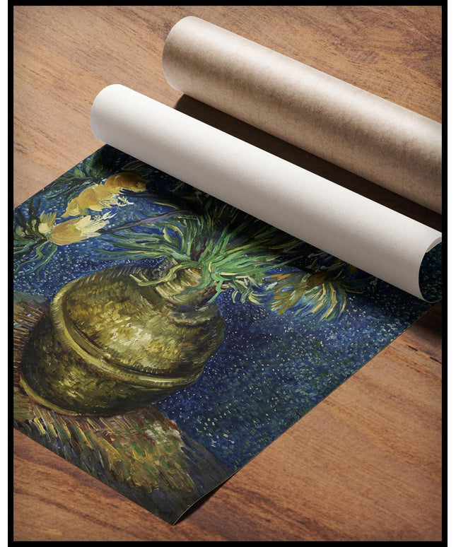 Fritillaria, Kaiserkrone in einer Kupfervase