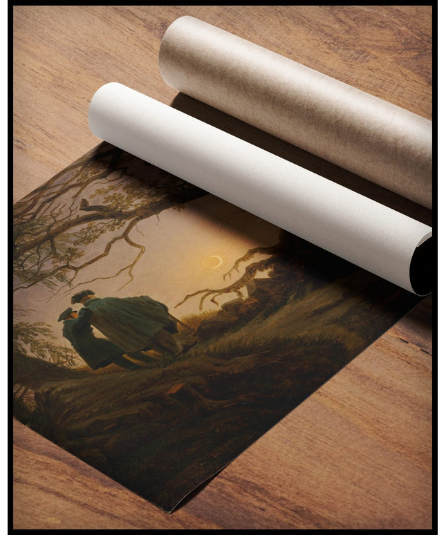 Ein Kunstdruck von zwei Männern neben einem Baum die den Mond betrachten, gerollt auf einer Holzoberfläche liegend