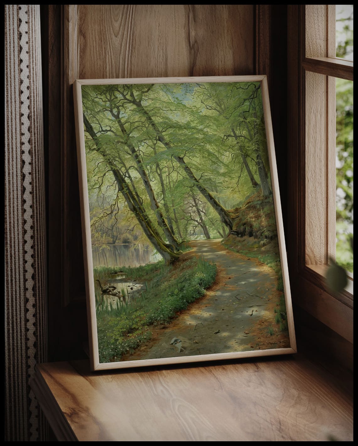 Waldpfad an einem Bach